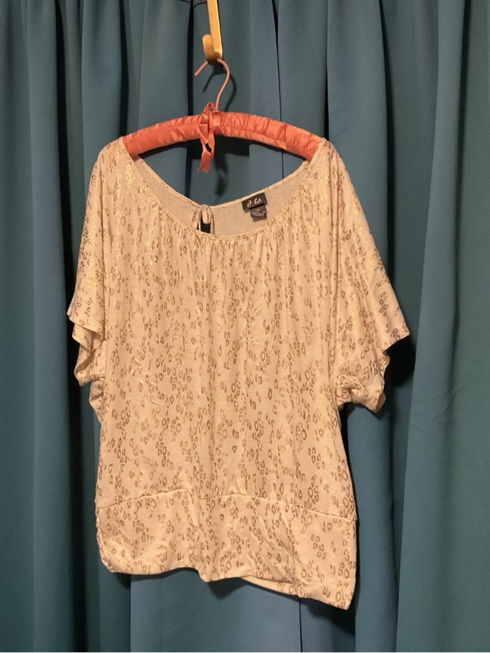 Dots Cream Short Sleeve Scoop-Neck Blouse with Subtle Animal Print
